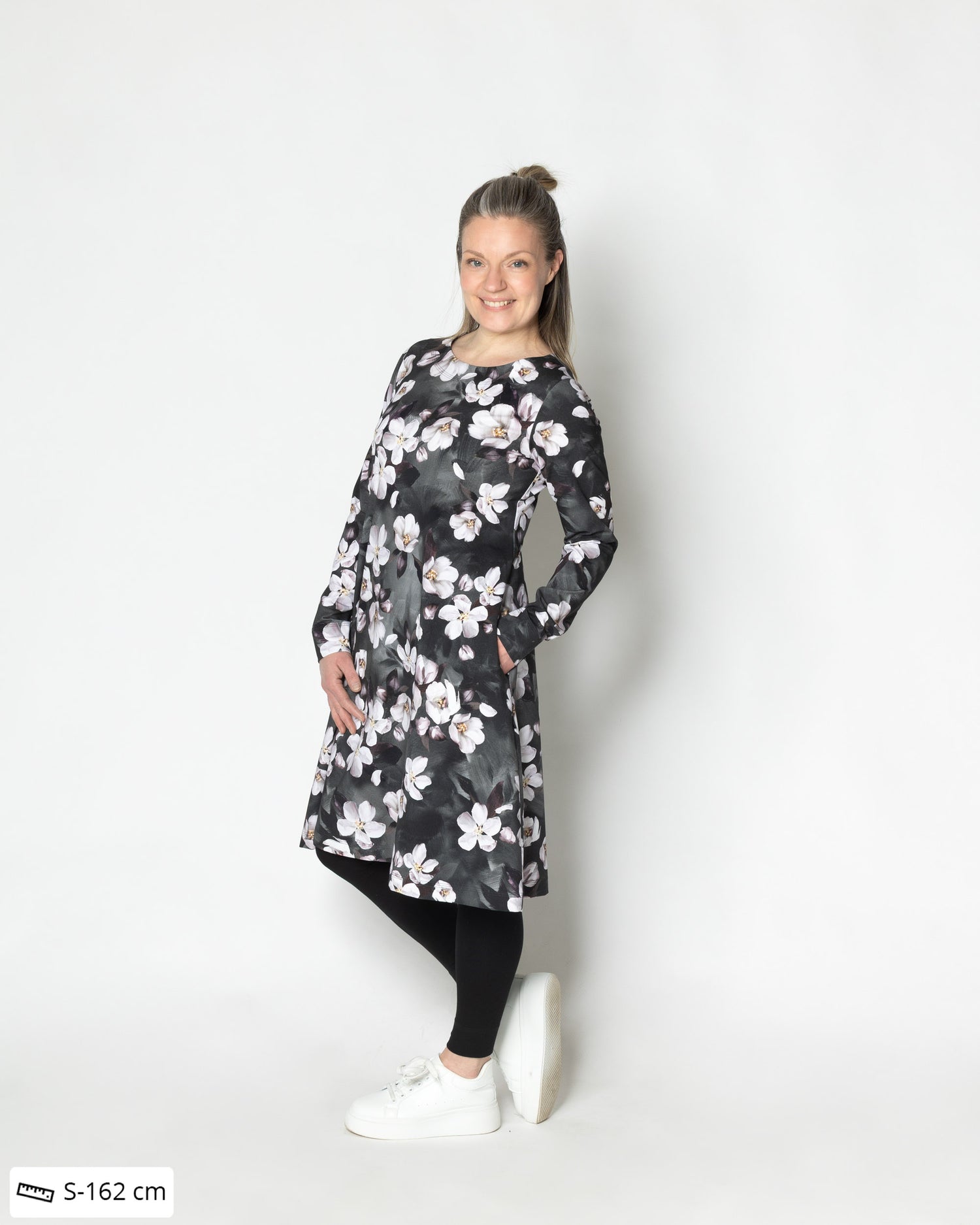 Mekkotunika, Omenankukkia - vaalea