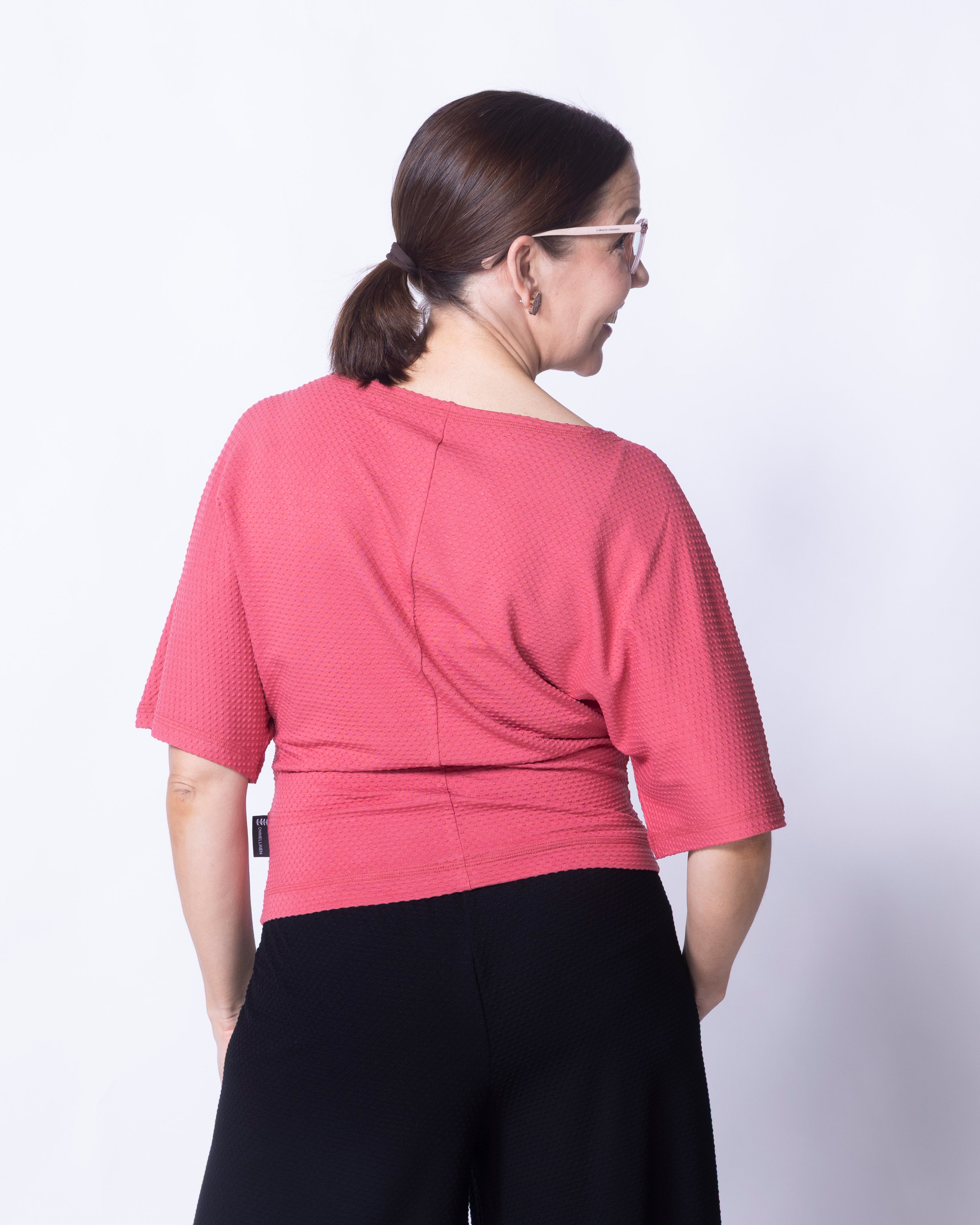 Helmiteeppari, tumma koralli