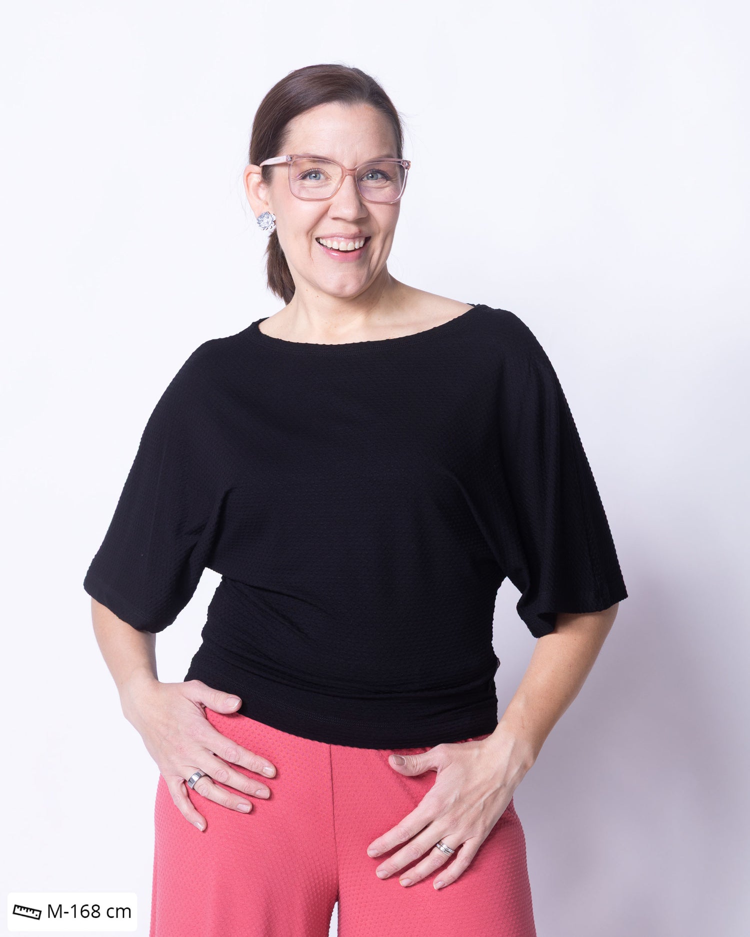 Helmiteeppari, musta