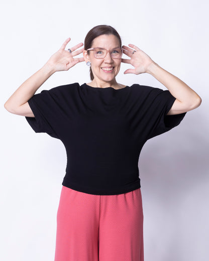 Helmiteeppari, musta