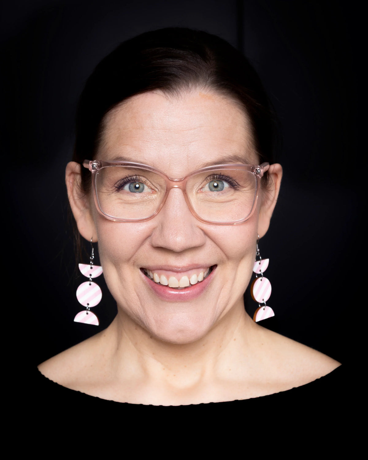 Earrings, Raita - light pink hanging, hook