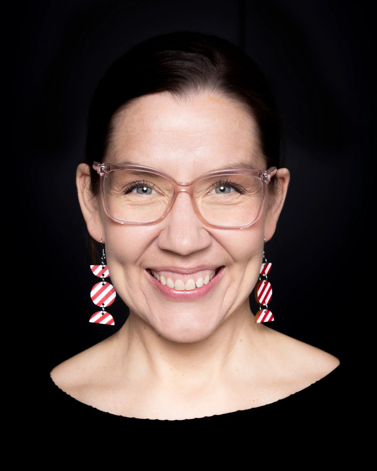 Earrings, Raita - red hanging, hook
