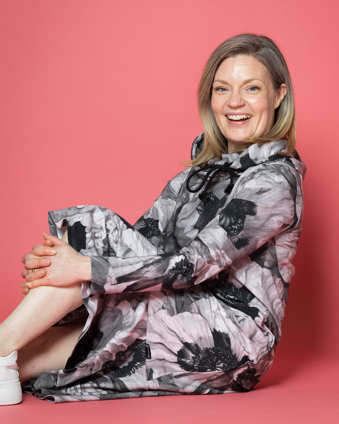 Hulmuhuppari, Tuulenkukka - tuhka