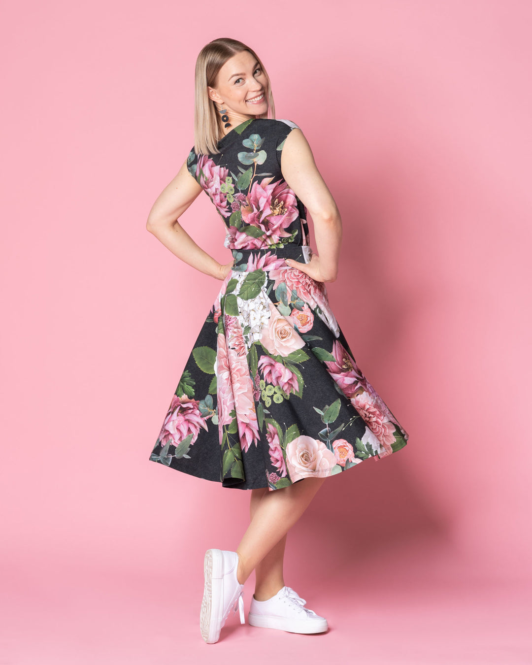 BELL skirt, Kukkakimppu - black