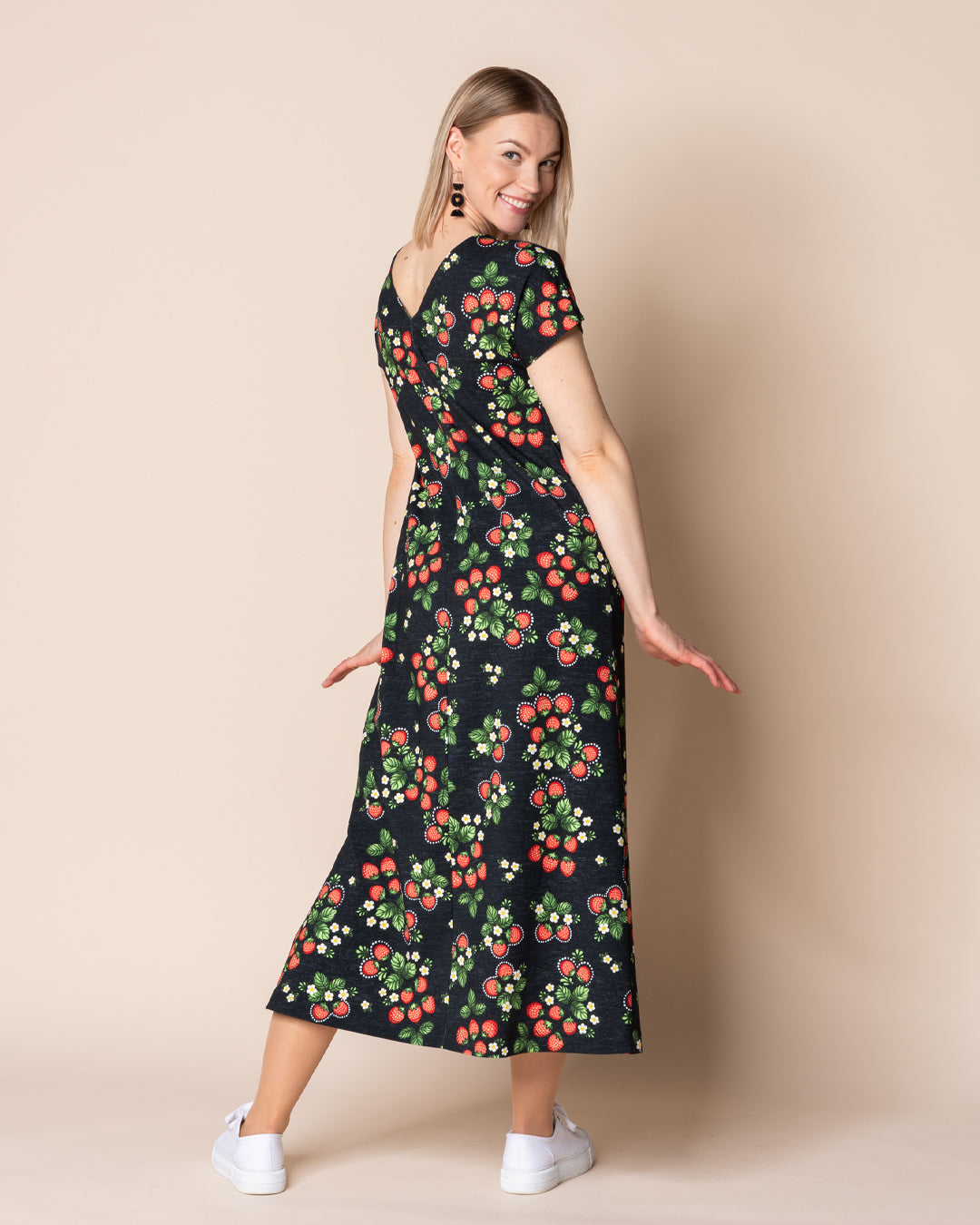 RENTO dress, Mansikka - black