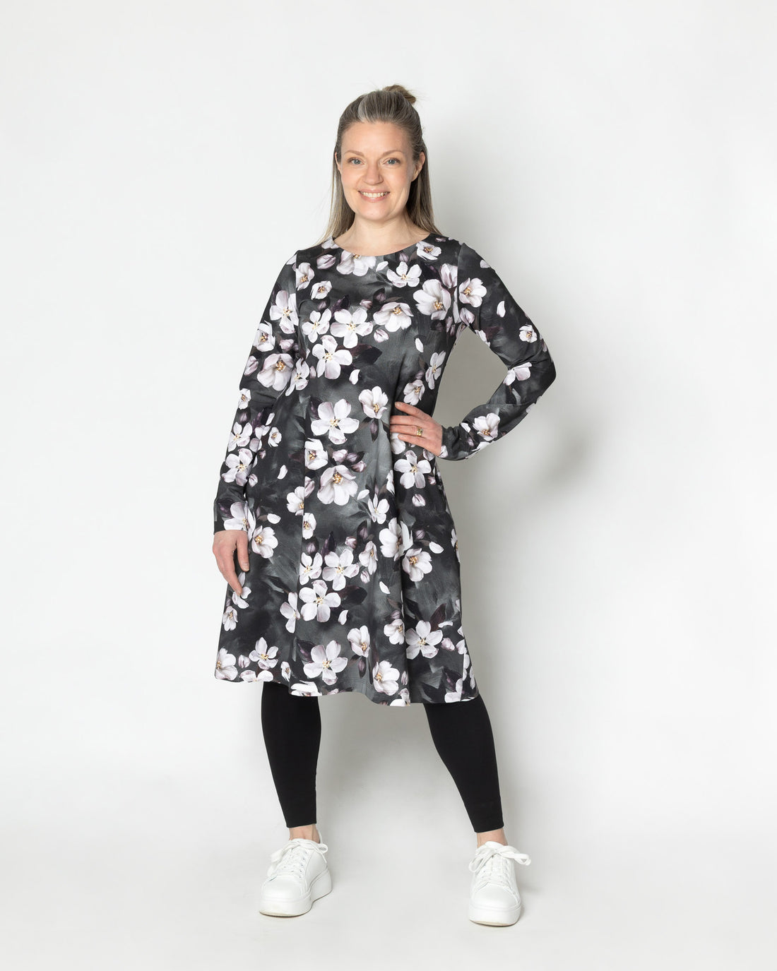 Mekkotunika, Omenankukkia - vaalea