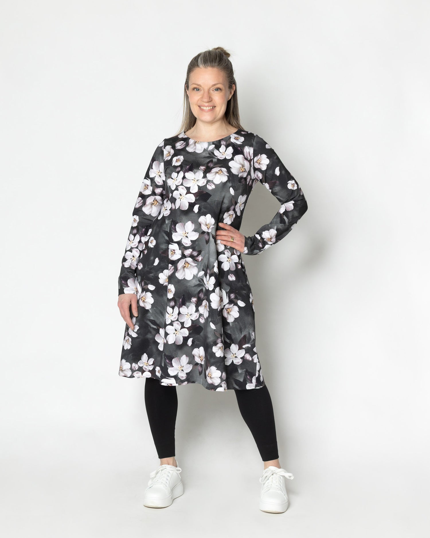 Mekkotunika, Omenankukkia - vaalea