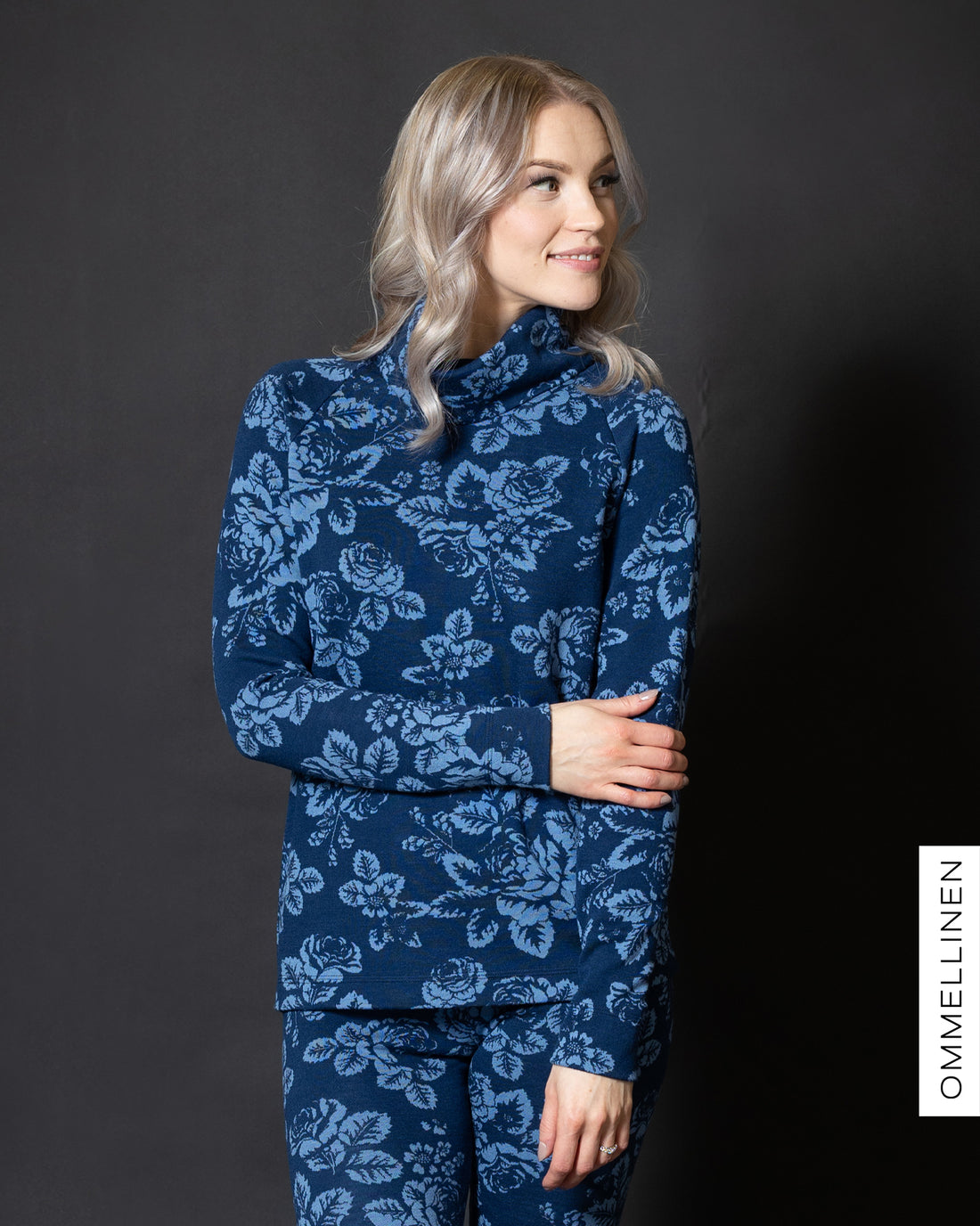 Merinopoolo, Babushka Roses - sininen