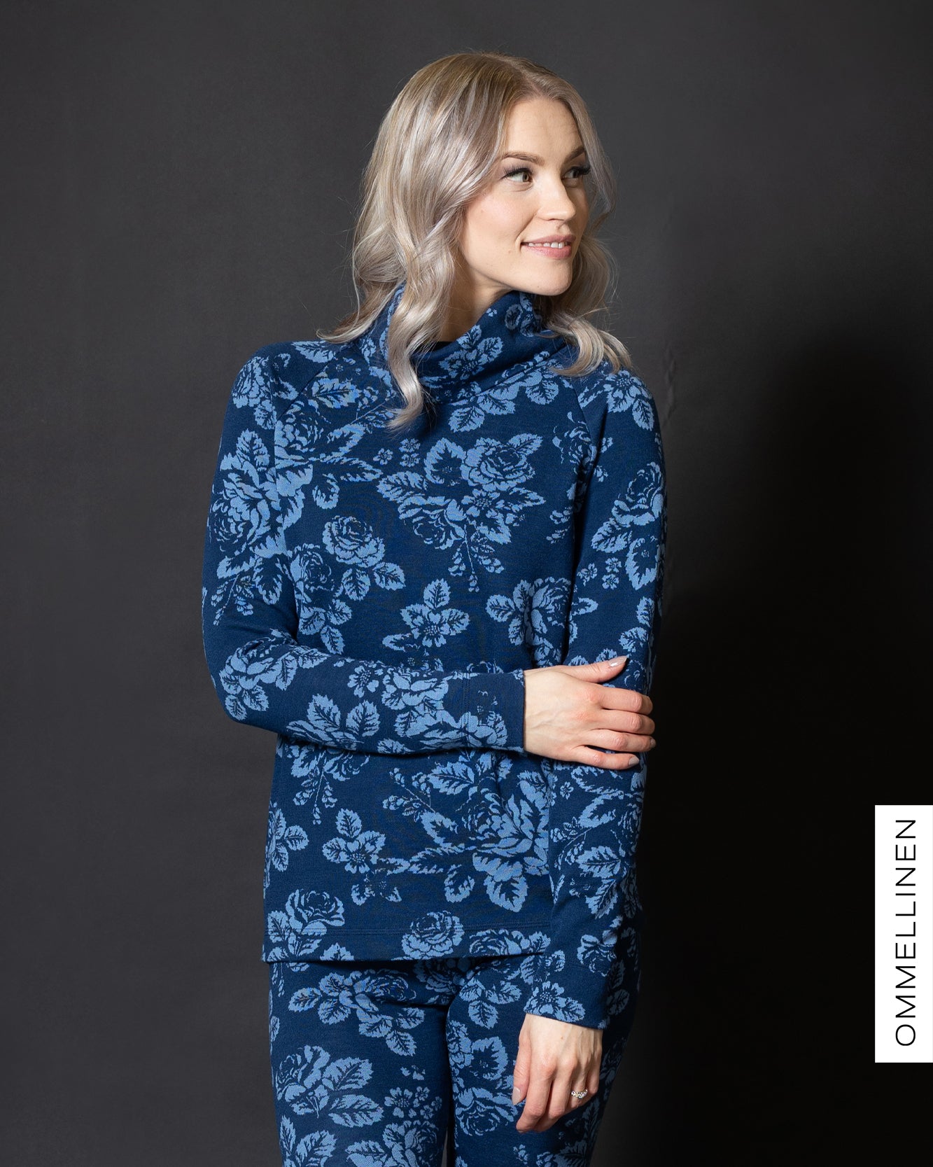 Merinopoolo, Babushka Roses - sininen