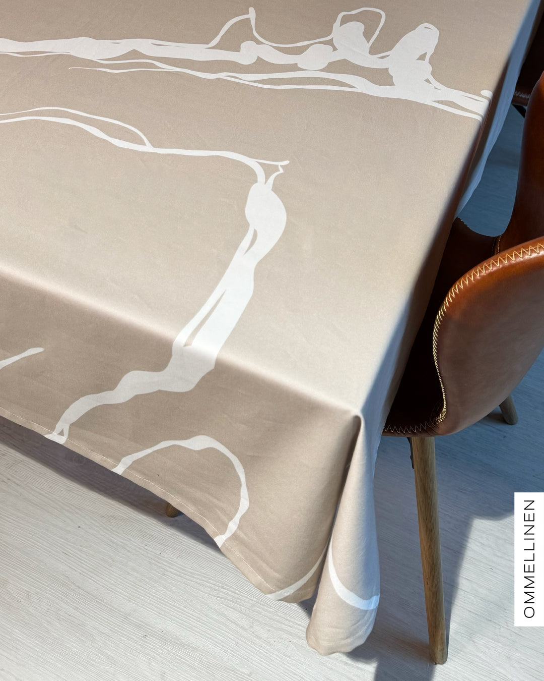 Tablecloth, Pohjolan hirvi - light